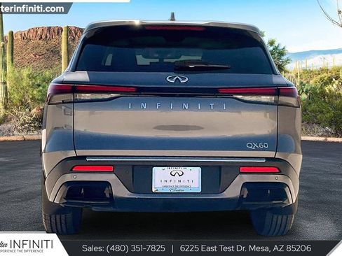 Used 2023 INFINITI QX60 Luxe w/ Vision Package FWD image 4