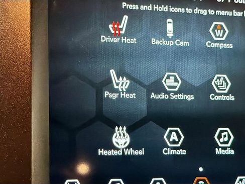 Used 2019 Jeep Cherokee Trailhawk w/ Cold Weather Group image 18