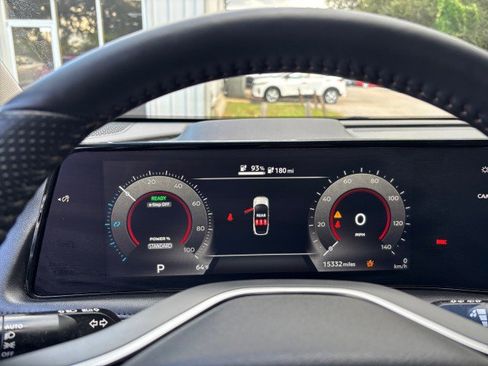 Used 2024 Nissan Ariya FWD image 17