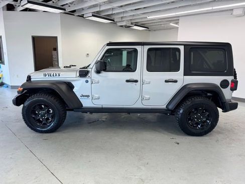 Used 2023 Jeep Wrangler Unlimited w/ Cold Weather Group AWD/4WD image 7