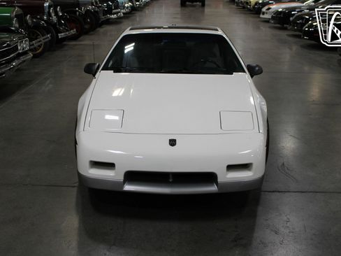 Used 1987 Pontiac Fiero GT image 10