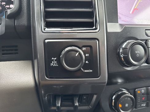 Used 2022 Ford F250 XLT w/ XLT Premium Package image 22