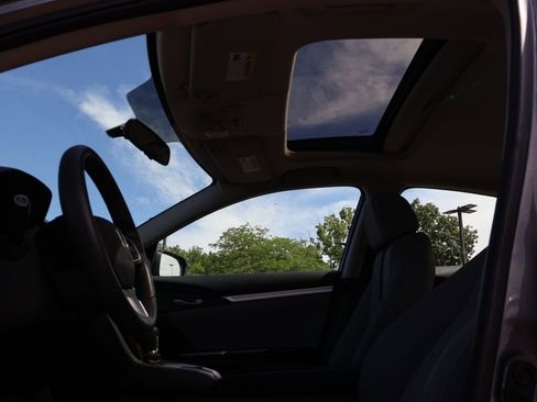Certified 2018 Honda Civic EX image 30