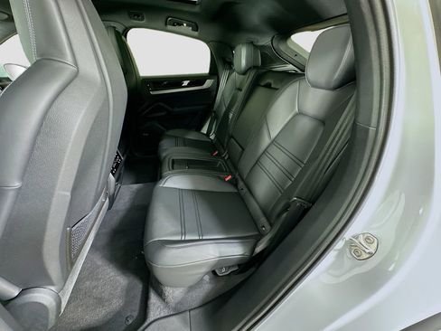 New 2025 Porsche Cayenne S image 24