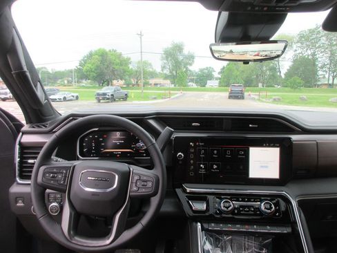 New 2026 GMC Sierra 2500 Denali Ultimate AWD/4WD image 17