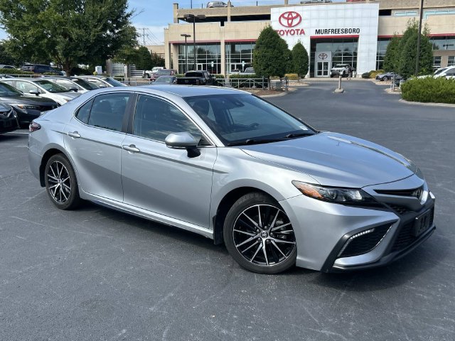 Used 2024 Toyota Camry SE FWD image 2