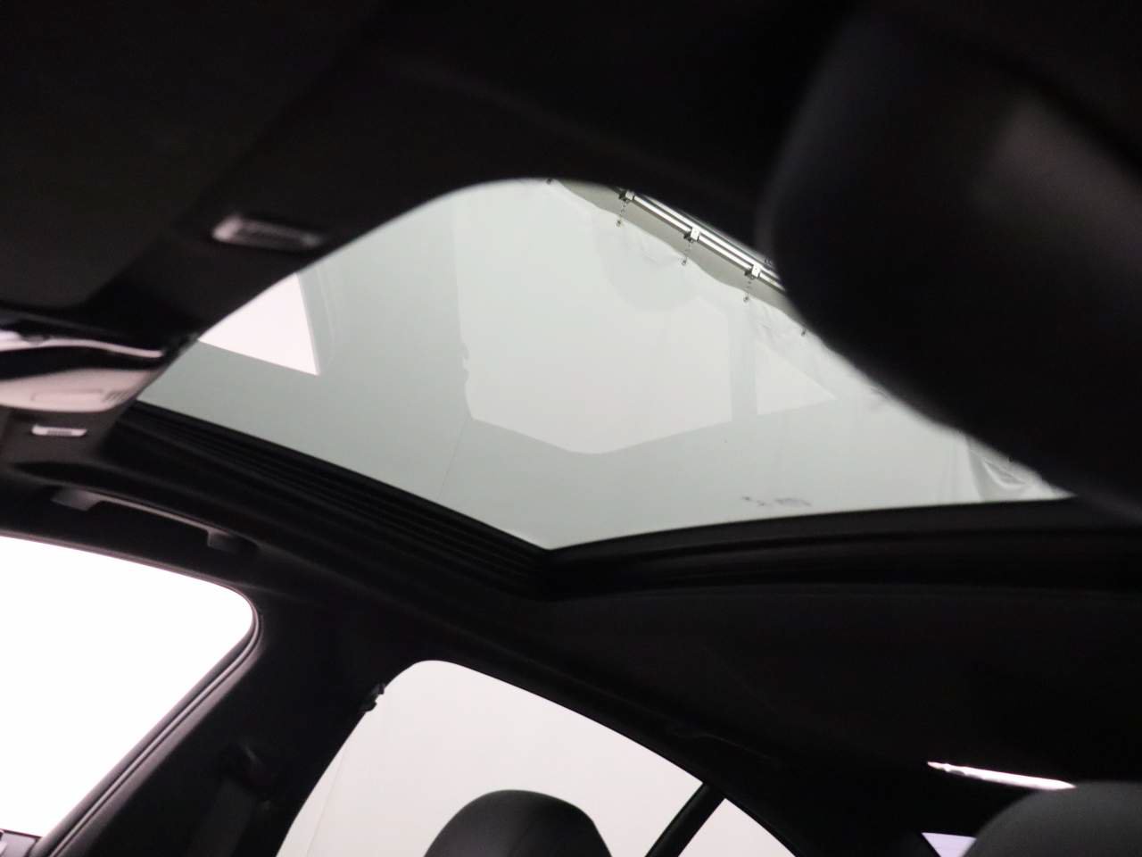 Used 2021 BMW 530i w/ Convenience Package RWD image 18