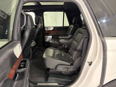 Used 2021 Lincoln Navigator L Reserve RWD image 12