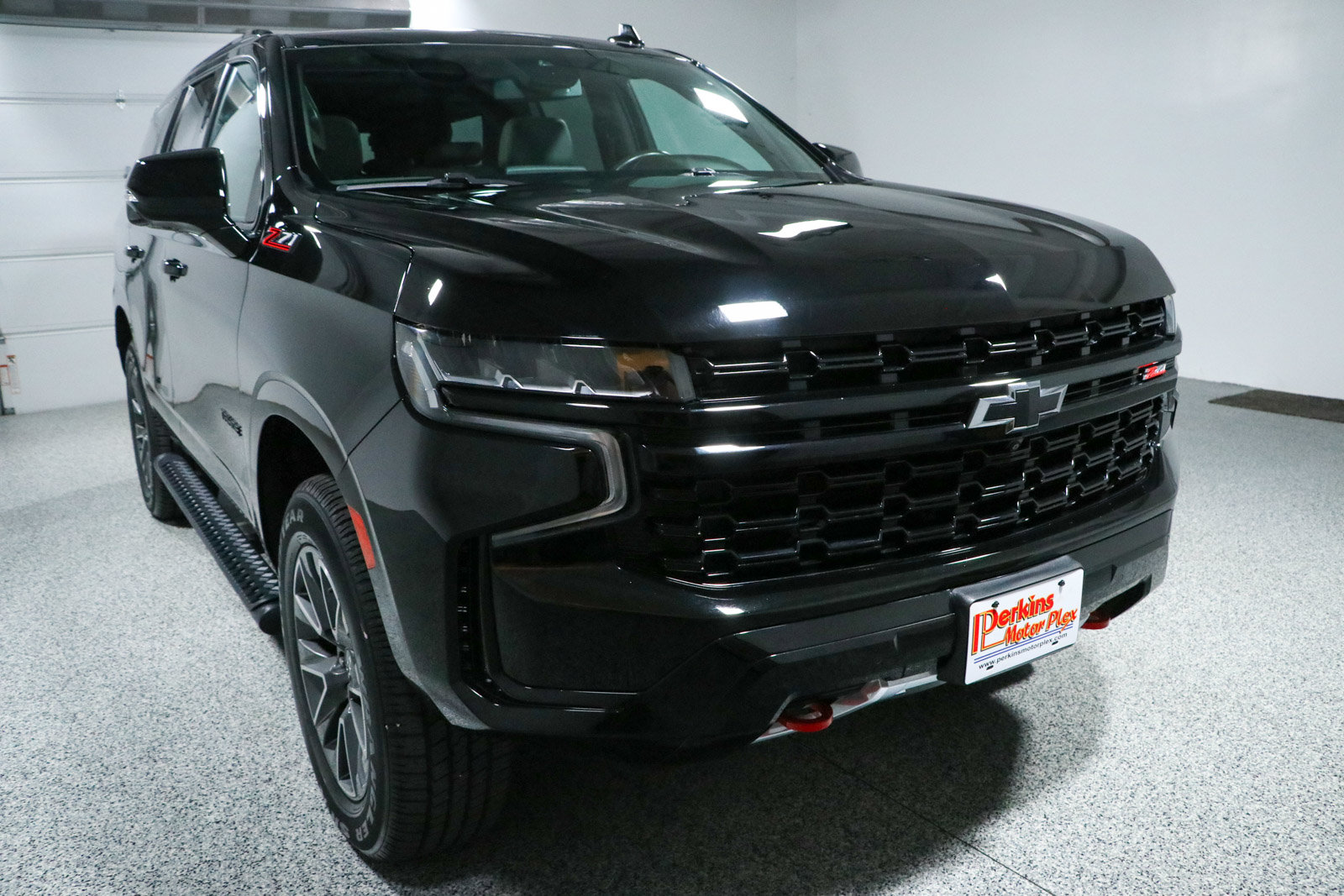 Used 2023 Chevrolet Tahoe Z71 w/ Luxury Package AWD/4WD image 5
