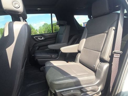 Used 2024 Chevrolet Tahoe Z71 w/ Luxury Package AWD/4WD image 19