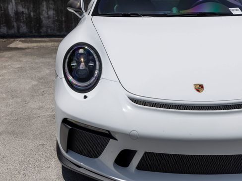 Certified 2018 Porsche 911 GT3 RWD image 15