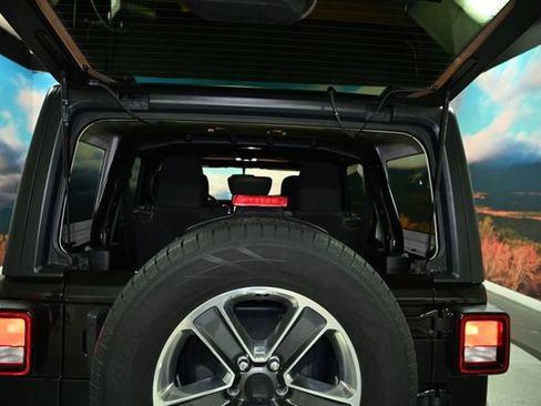 Used 2021 Jeep Wrangler Unlimited Sahara image 53