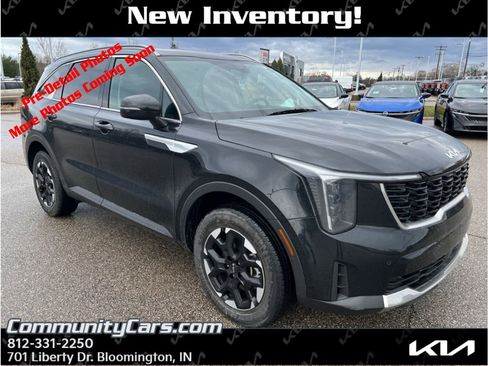 Certified 2024 Kia Sorento S image 1