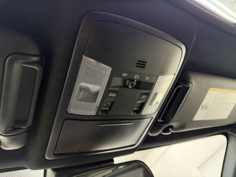 Used 2017 Toyota RAV4 SE image 26