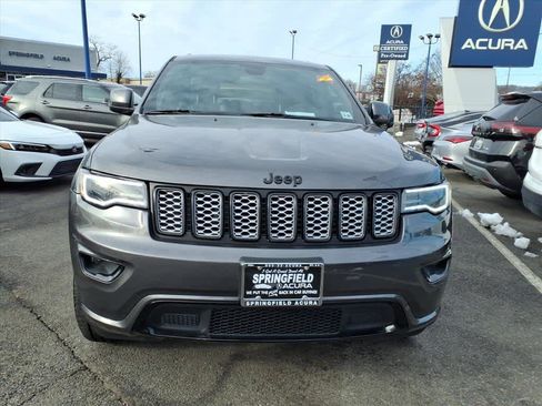 Used 2021 Jeep Grand Cherokee Laredo X image 2