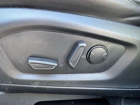 Used 2020 Ford Explorer XLT w/ Equipment Group 202A image 13