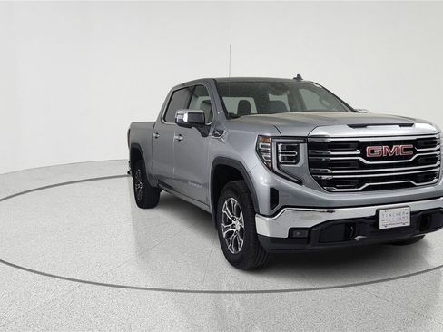 Used 2025 GMC Sierra 1500 SLT AWD/4WD image 1
