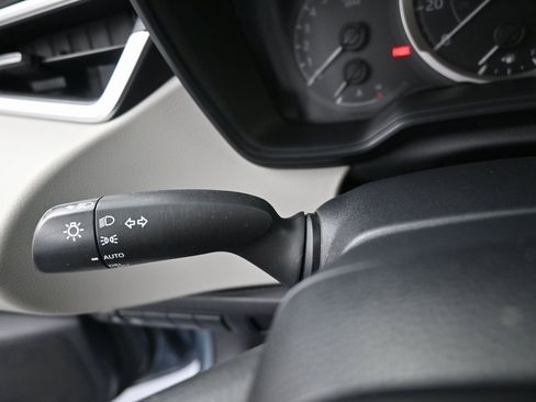 Used 2020 Toyota Corolla LE image 24