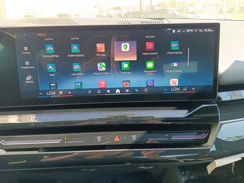 New 2025 BMW 530i xDrive w/ Premium Package image 27