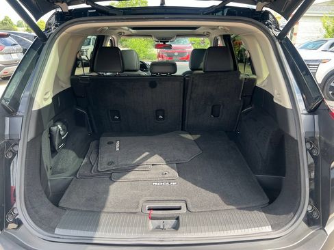 Certified 2023 Nissan Rogue SV w/ SV Premium B Package AWD/4WD image 12