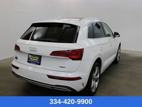 Used 2021 Audi Q5 Prestige w/ Prestige Package image 4