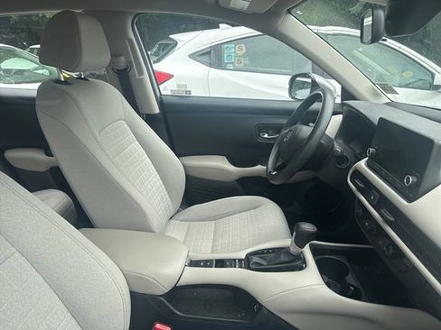 Used 2023 Honda HR-V LX image 4