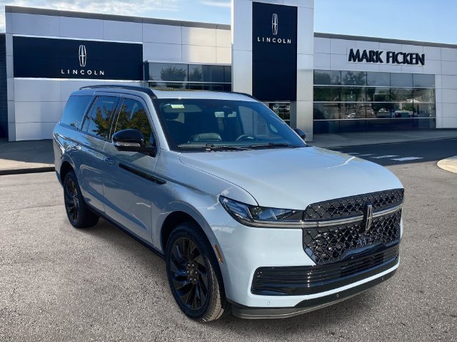 New 2027 Lincoln Navigator Reserve w/ Jet Appearance Package AWD/4WD image 1
