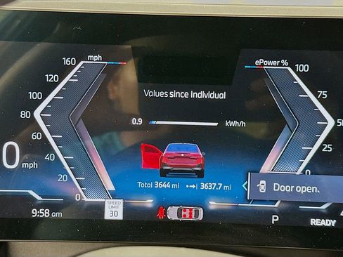 Used 2025 BMW i5 eDrive40i w/ M Sport Package image 12