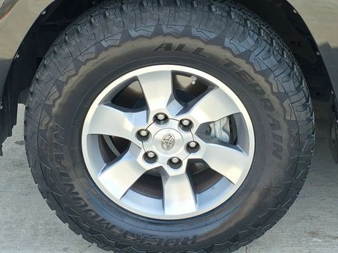 Used 2012 Toyota 4Runner SR5 image 25