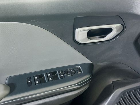 Used 2025 Kia K4 LXS image 15