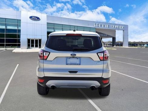 Used 2017 Ford Escape SE image 3