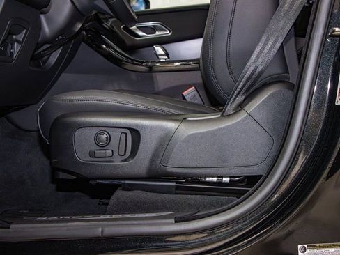 Used 2026 Land Rover Range Rover Velar Dynamic SE image 15