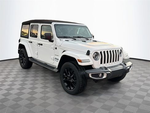 Used 2021 Jeep Wrangler Unlimited Sahara image 4