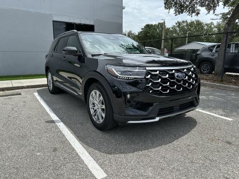 Used 2025 Ford Explorer Platinum RWD image 11
