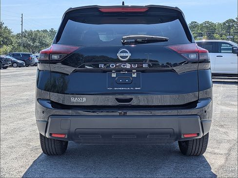 Used 2025 Nissan Rogue SV FWD image 6