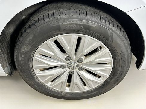 Used 2019 Volkswagen Jetta S w/ Driver Assistance Package image 11