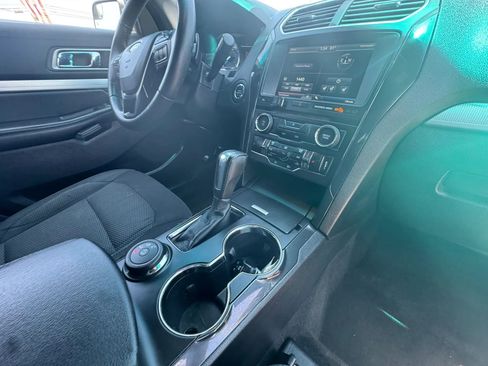Used 2016 Ford Explorer XLT w/ Equipment Group 201A AWD/4WD image 29