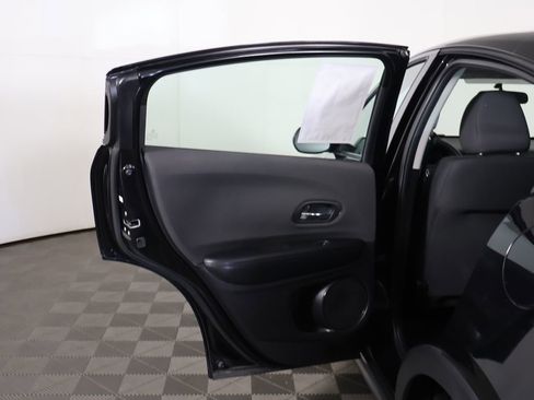 Used 2022 Honda HR-V LX image 13