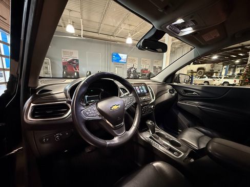 Used 2018 Chevrolet Equinox Premier image 17