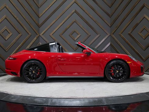 Used 2019 Porsche 911 Targa 4S image 5