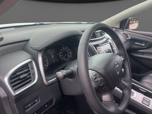 Used 2022 Nissan Murano SV FWD image 10