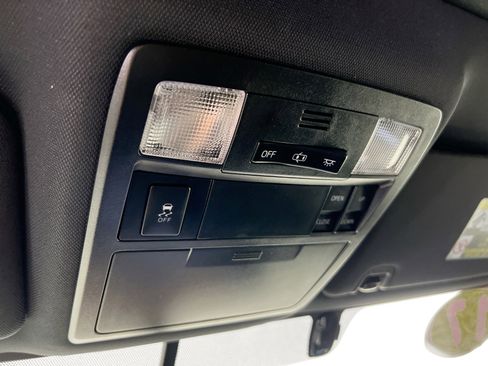 Used 2017 Toyota Tacoma TRD Sport image 22