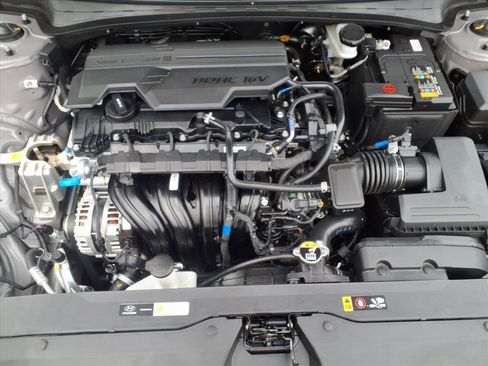 Used 2025 Hyundai Elantra Sport image 34