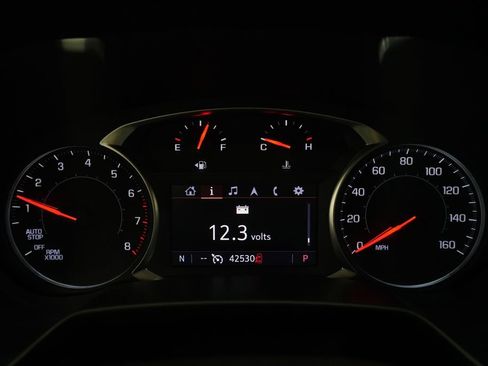 Used 2025 Chevrolet Blazer LT image 2