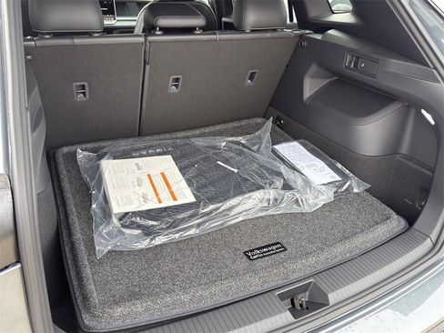 New 2026 Volkswagen Tiguan SE R-Line image 30