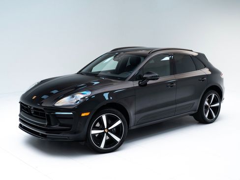 Certified 2023 Porsche Macan AWD/4WD image 1