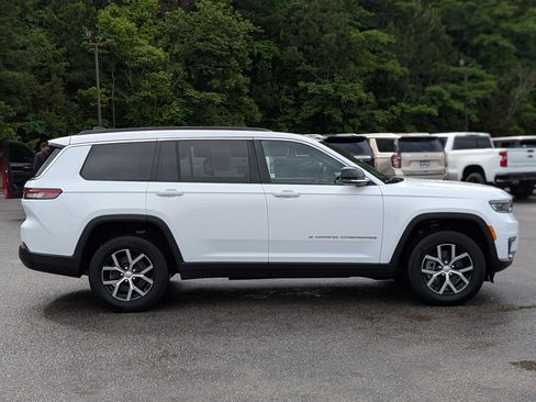 Used 2024 Jeep Grand Cherokee L Limited w/ Luxury Tech Group II AWD/4WD image 10