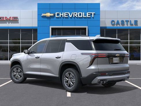 New 2026 Chevrolet Traverse LT image 3