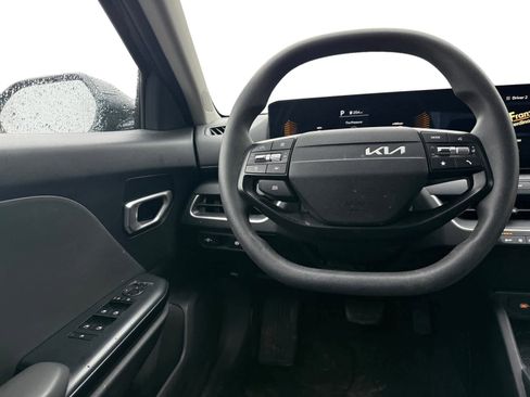 Used 2025 Kia K4 LXS image 10