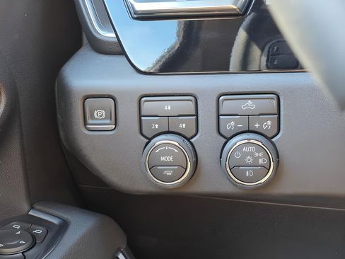 Used 2025 Chevrolet Silverado 3500 LT w/ Convenience Package image 22